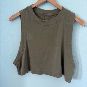 Lululemon Athletica Green Muscle Tee Crop gently used 6